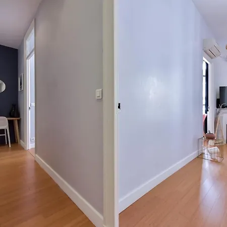 Serrendy Large 1-bedroom Flat 7min To Palais *
