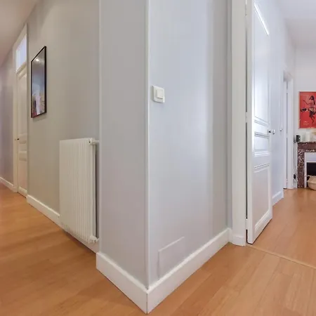 Apartment Serrendy Large 1-bedroom Flat 7min To Palais